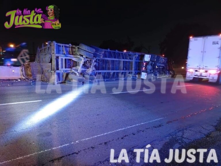 Accidente de tractocamión interrumpe la autopista 150D en Nogales