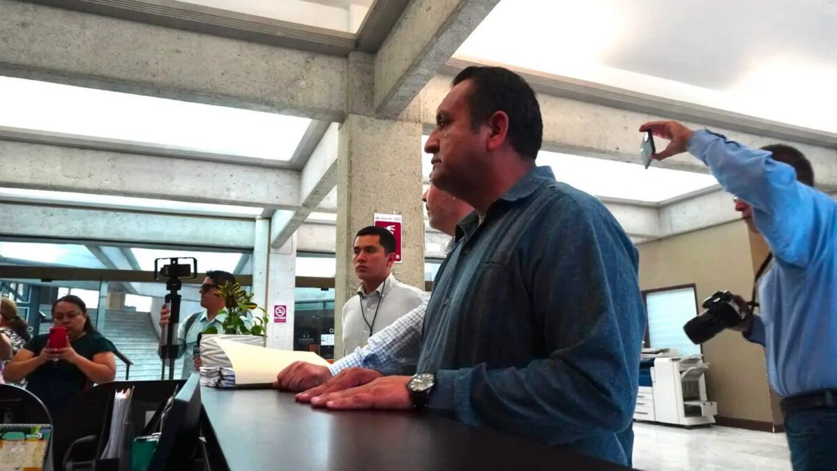 Alcalde de Ixhuatlán defiende su inocencia ante el Congreso