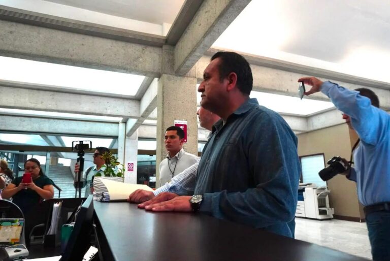 Alcalde de Ixhuatlán defiende su inocencia ante el Congreso