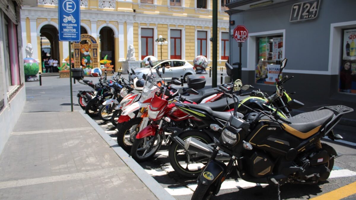 Ayuntamiento de Orizaba recuerda a motociclistas sobre espacios de estacionamiento