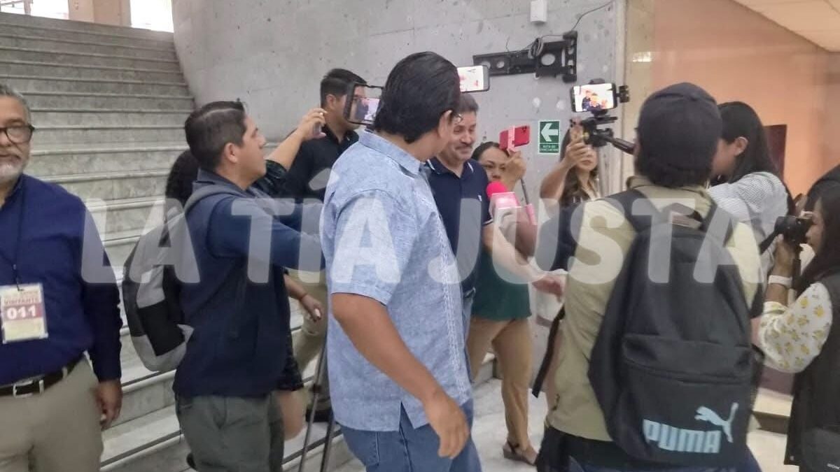 Bertín Bravo se presenta ante el Congreso por desafuero