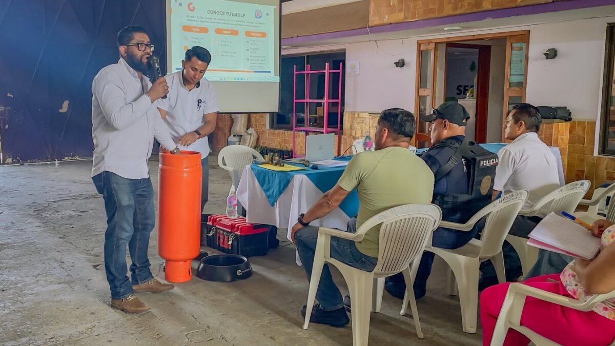 Capacitan en manejo seguro de gas en Ixhuatlán del Café