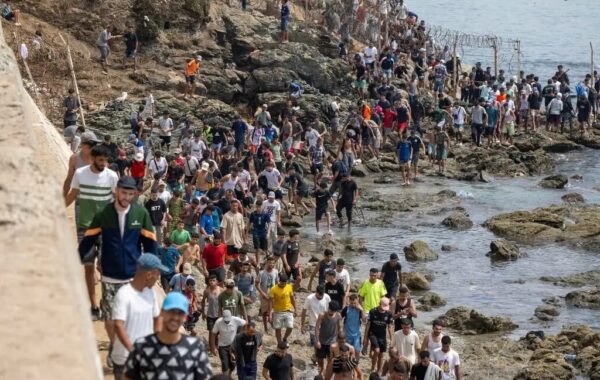 Crisis migratoria en Ceuta reaviva debate sobre Schengen