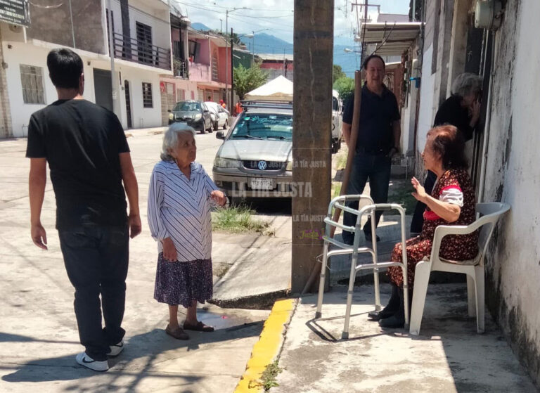 Desalojo de anciana genera indignación en Camerino Z. Mendoza