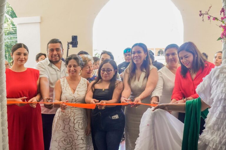 Inauguran exposición histórica en Fortín por Minerva Salas