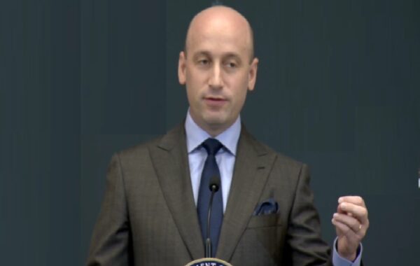 Miller denuncia control de cárteles sobre política mexicana