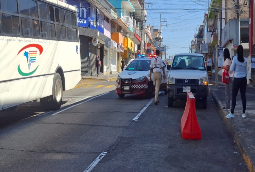 Operativo de Tránsito en calle Clavijero promueve respeto a señalizaciones
