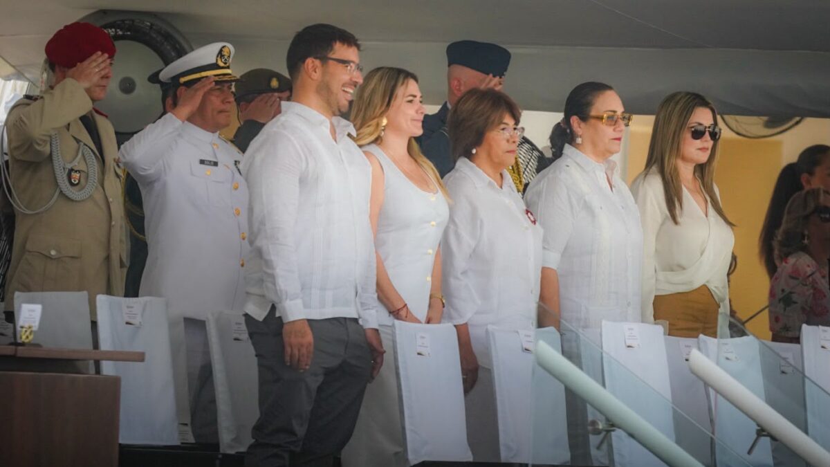 Reconocimiento a nuevos oficiales de la Secretaría de Marina