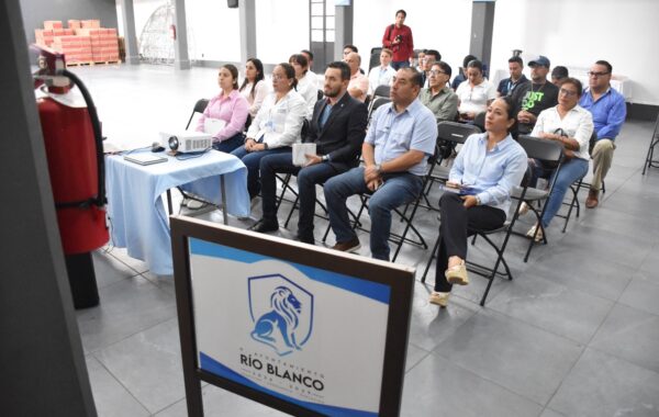 Río Blanco se capacita en participación ciudadana con ORFIS