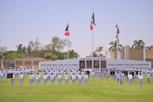 Rocío Nahle asiste a graduación de cadetes navales con Sheinbaum