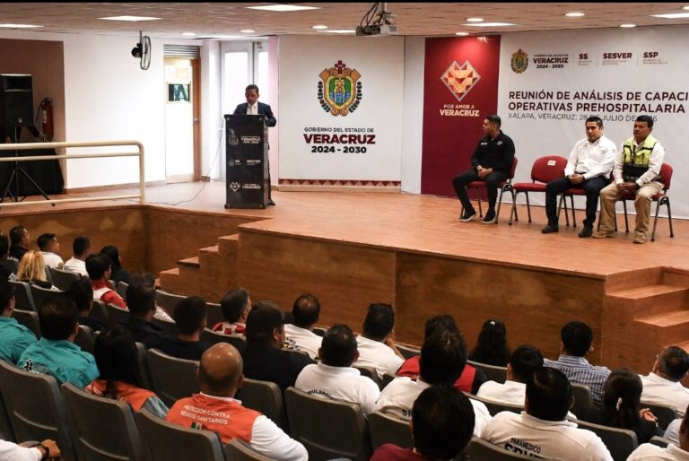 Salud impulsa regulación de servicios de ambulancia en Veracruz
