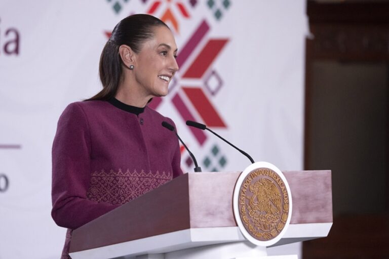 Sheinbaum destaca apoyo para regular uso de celulares en escuelas