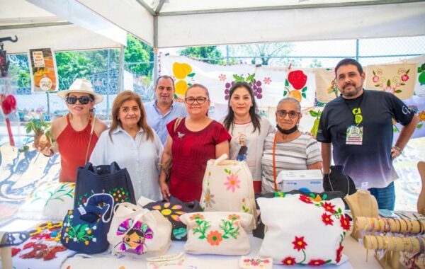 Xalapa celebra la tercera edición del Mercadito Bicentenario