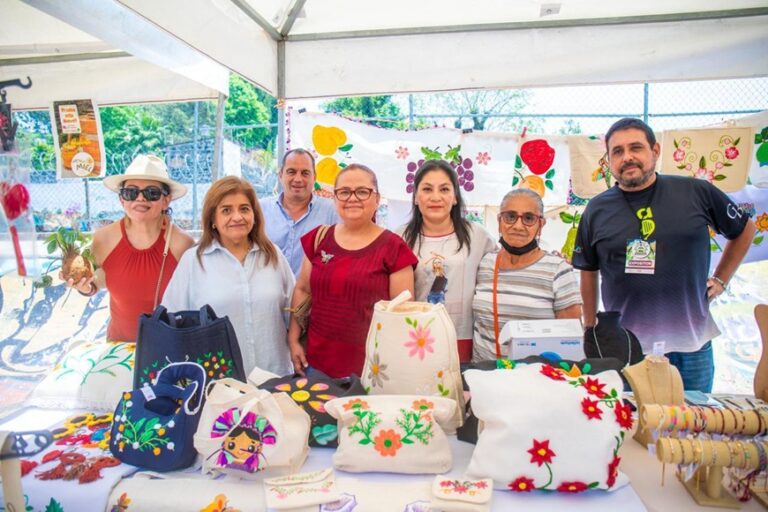 Xalapa celebra la tercera edición del Mercadito Bicentenario