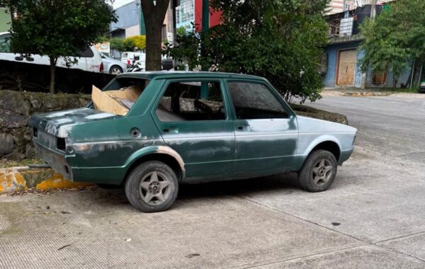 Xalapa tiene 160 autos maceta; 60 ya fueron retirados