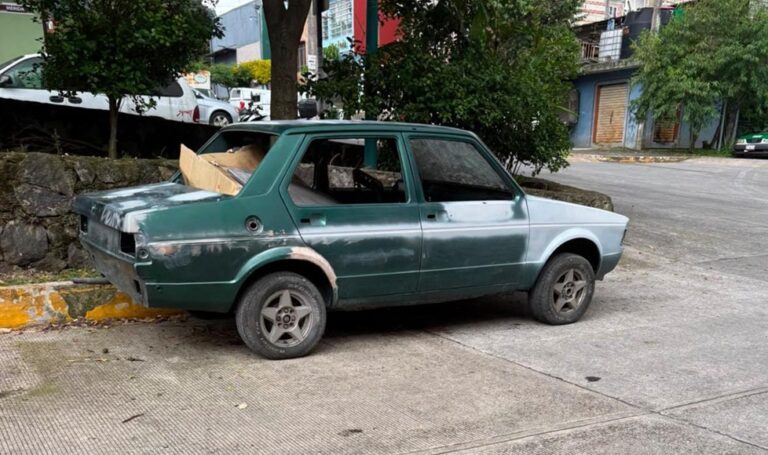 Xalapa tiene 160 autos maceta; 60 ya fueron retirados