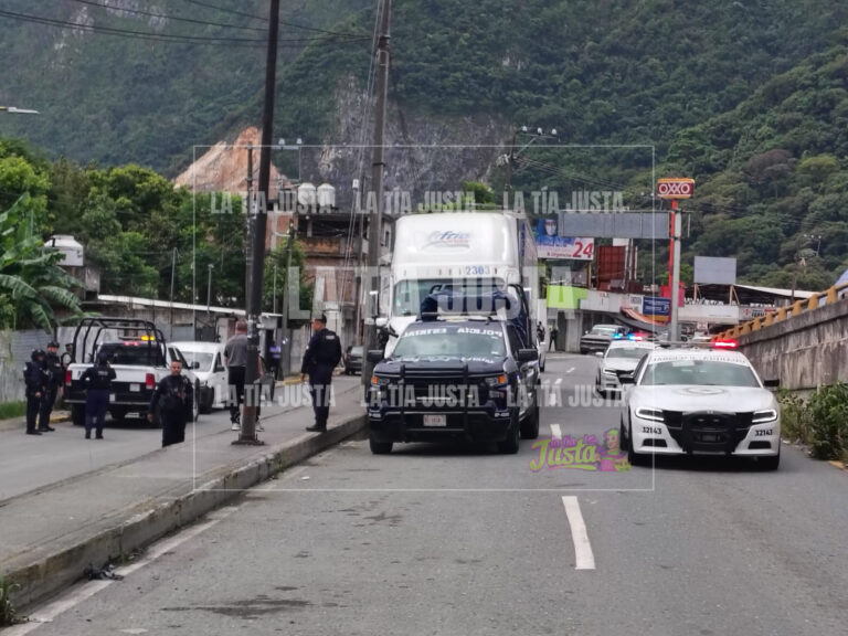 Asalto a tractocamión deja herido a operador en Huiloapan