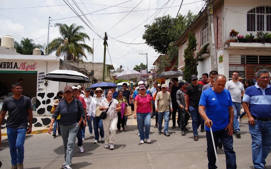 Autoridades municipales visitan Lomas de Casa Blanca para atender demandas
