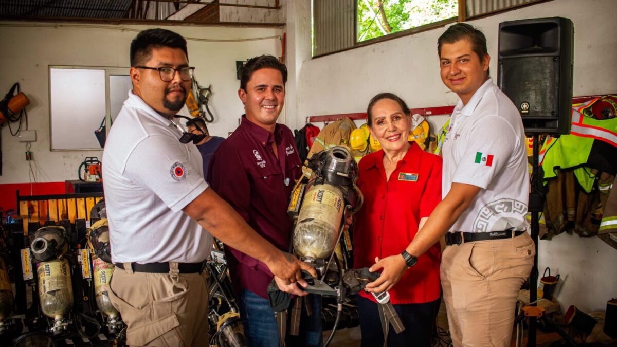 Ayuntamiento de San Andrés Tuxtla homenajea a bomberos locales