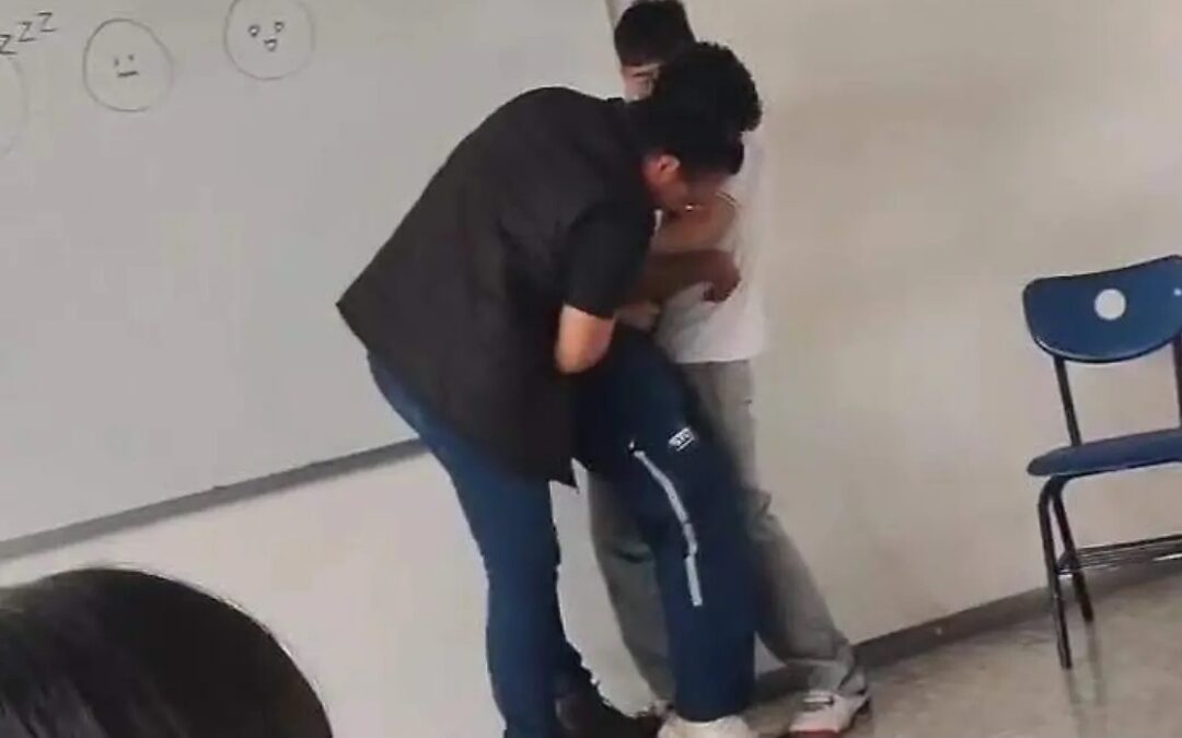 Cesan a profesor en Guanajuato por conductas inapropiadas