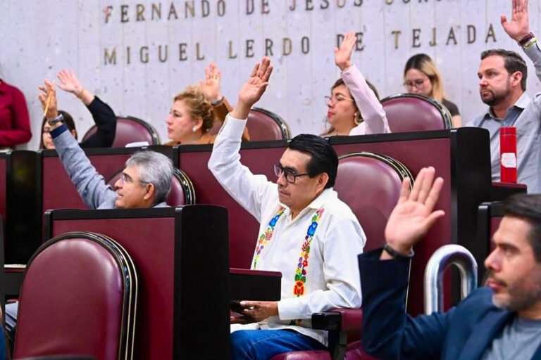 Esteban Bautista defiende desafueros de alcaldes en Veracruz