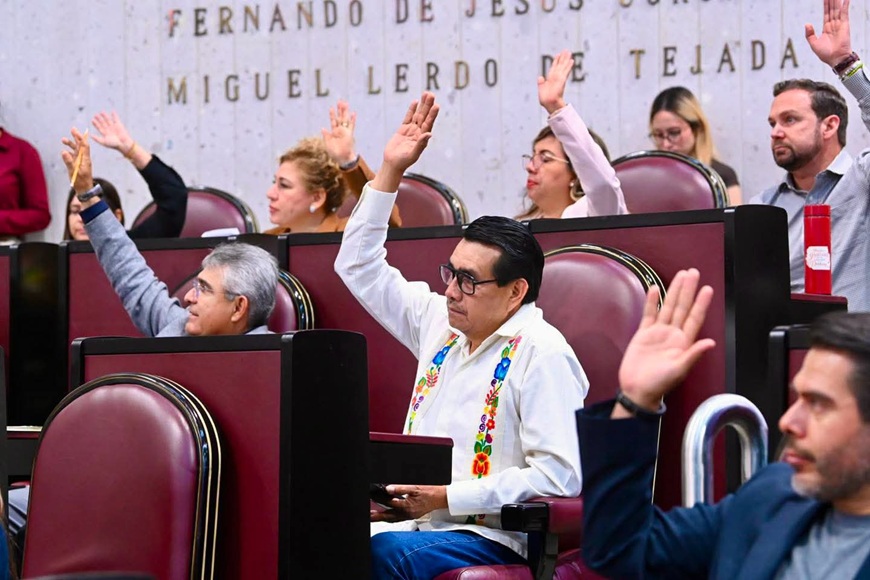 Esteban Bautista defiende desafueros de alcaldes en Veracruz