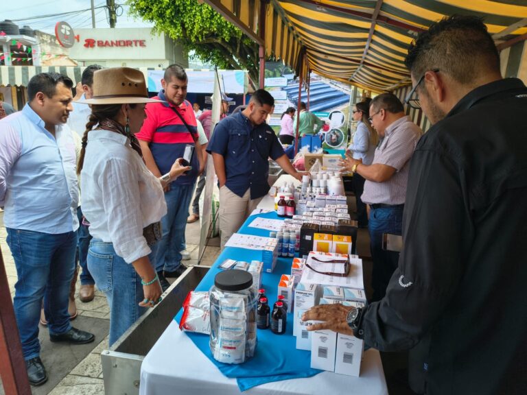 Éxito del Segundo Foro Porcícola en Ixhuatlán del Café