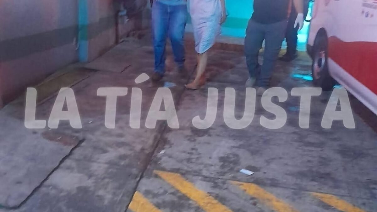Fallece mujer hallada desnuda en autopista 150D