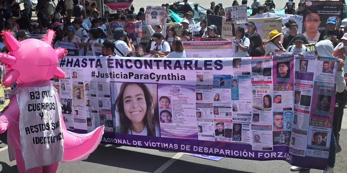 Familias marchan en México por desaparecidos y exigen justicia