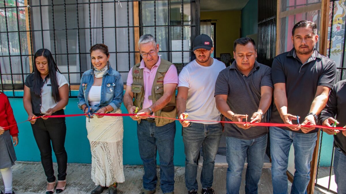 Inauguran aula equipada en Ixhuatlán con apoyo federal