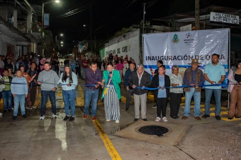 Inauguran rehabilitación de avenida Guadalupe Victoria en Ixhuatlán