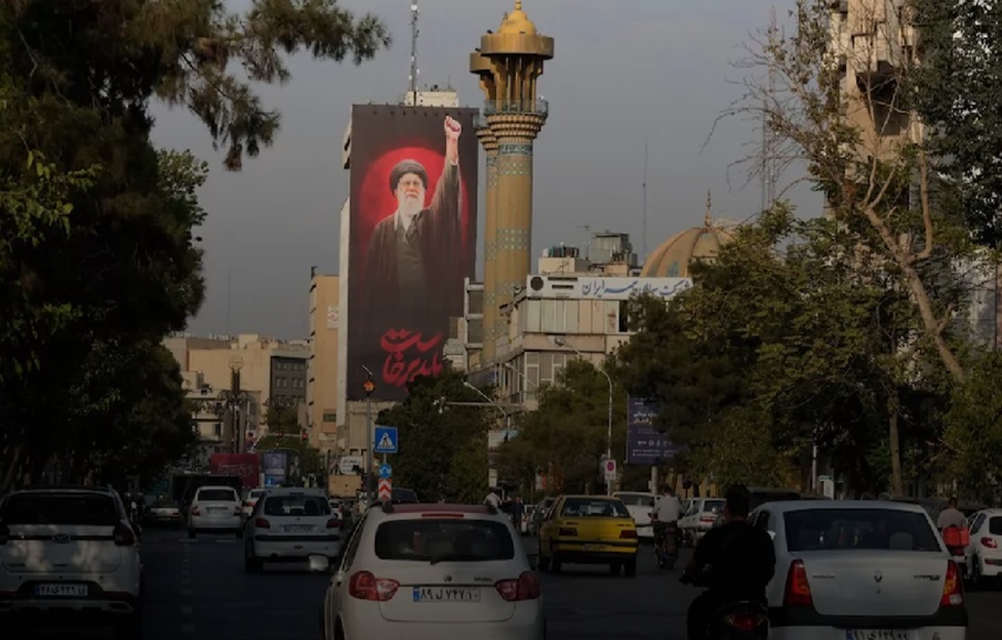 Irán busca penalizar a periodistas que hablen con medios extranjeros