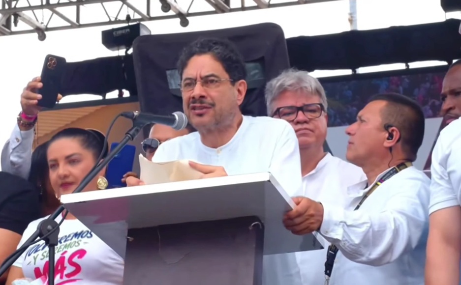Iván Cepeda lanza gabinete alterno tras asunción de De la Espriella