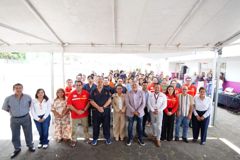 Jornada de salud bucal beneficia a familias del Fovissste