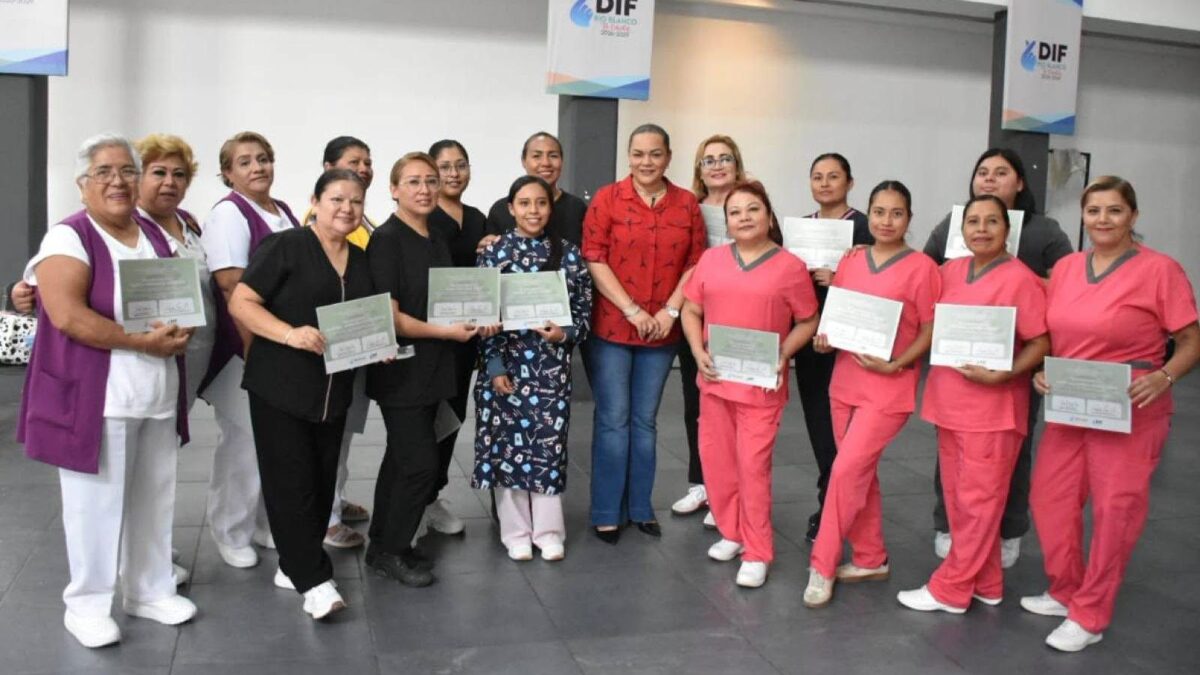 Jornada podológica gratuita beneficia a adultos mayores en Río Blanco