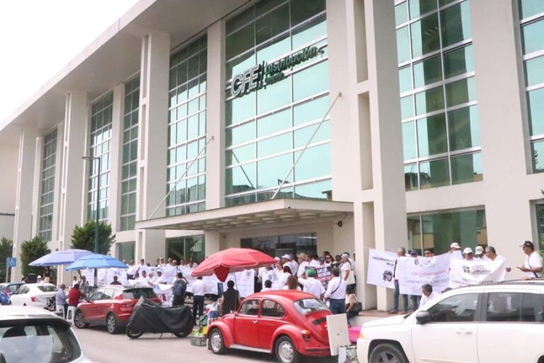 Jubilados exigen respeto a pensiones en Xalapa