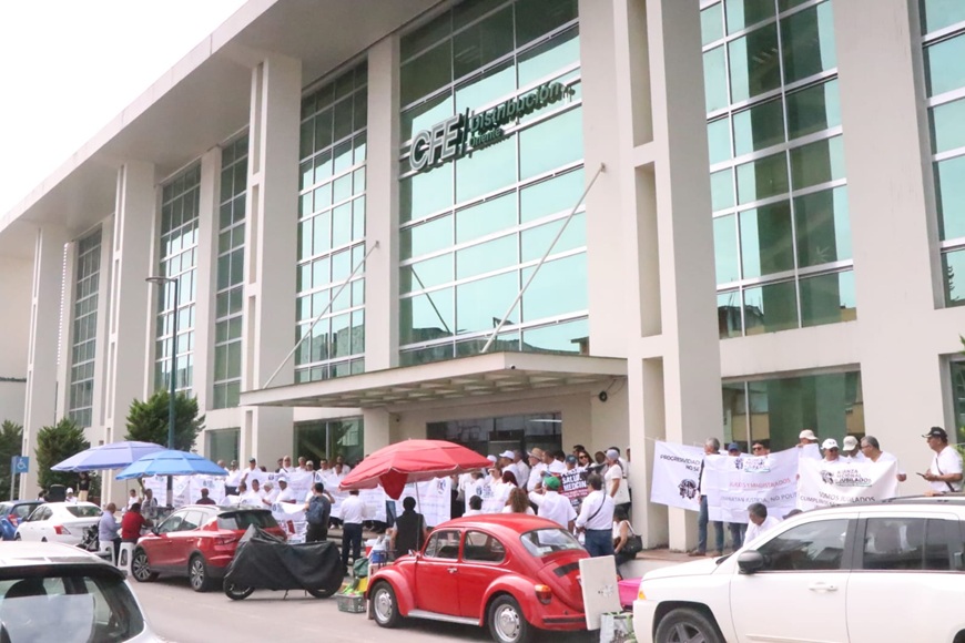 Jubilados exigen respeto a pensiones en Xalapa