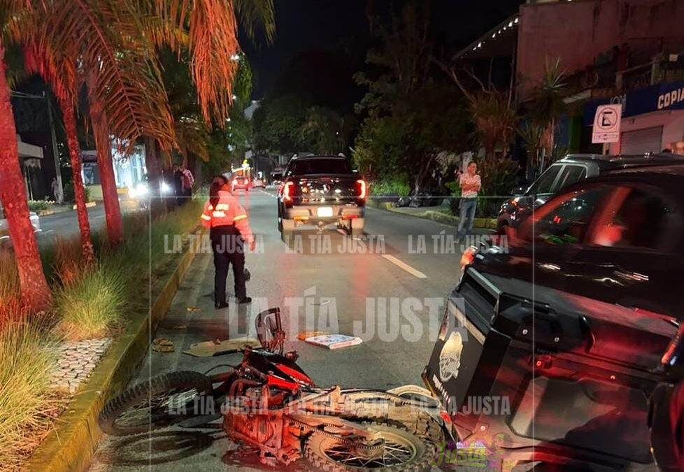 Motociclista sufre lesiones leves en accidente vehicular