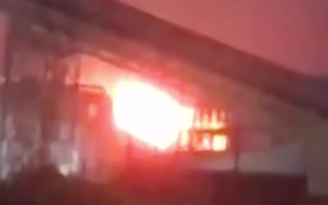 Pemex combate incendio en terminal Pajaritos con nitrógeno y agua