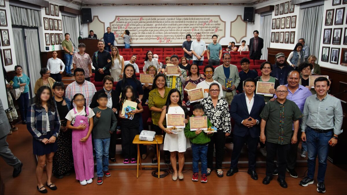 Premian a ganadores del concurso Xalapa de Lectura en Corto