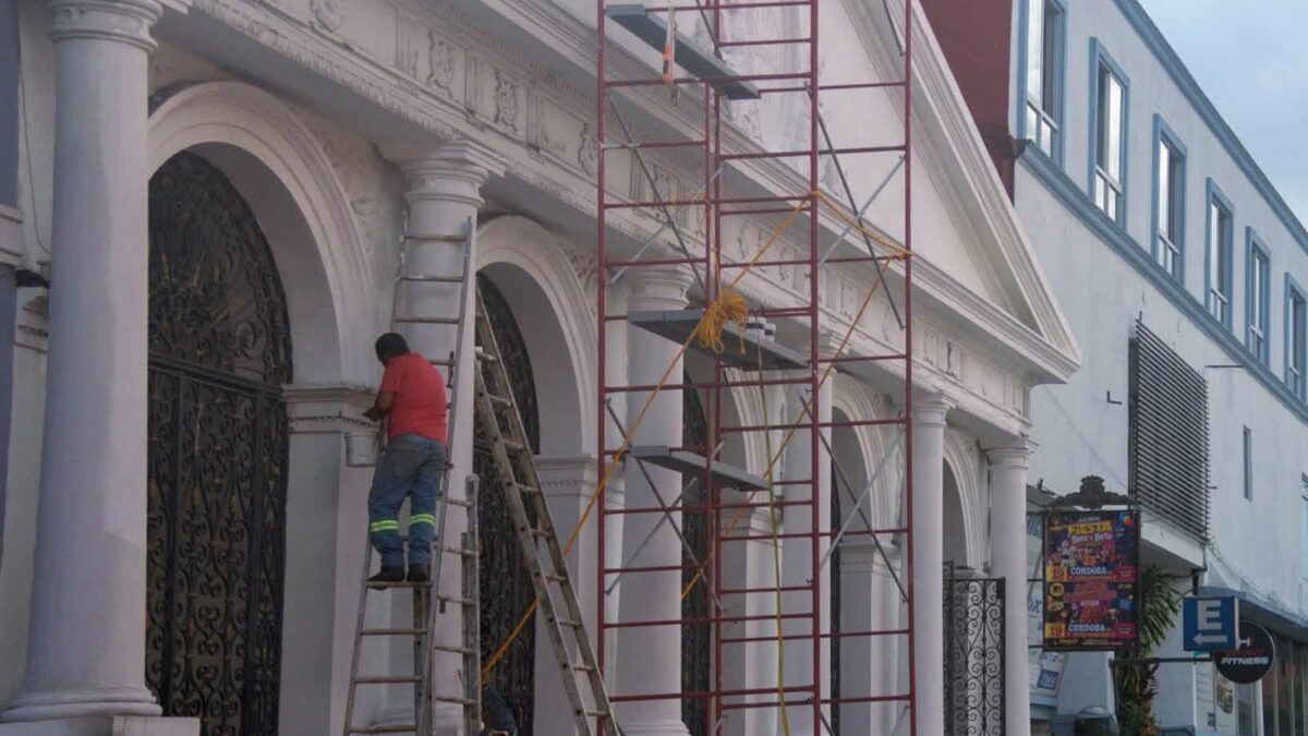 Progreso en la rehabilitación del Palacio Municipal y Teatro Pedro Díaz