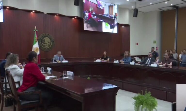 Protestas en Sinaloa tras nueva licencia de Rocha Moya