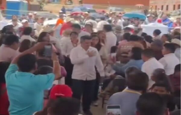 Rechazo a Alejandro Murat en evento de Sheinbaum en Oaxaca