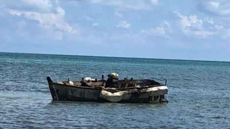 Rescate de 19 migrantes cubanos por la Marina de México