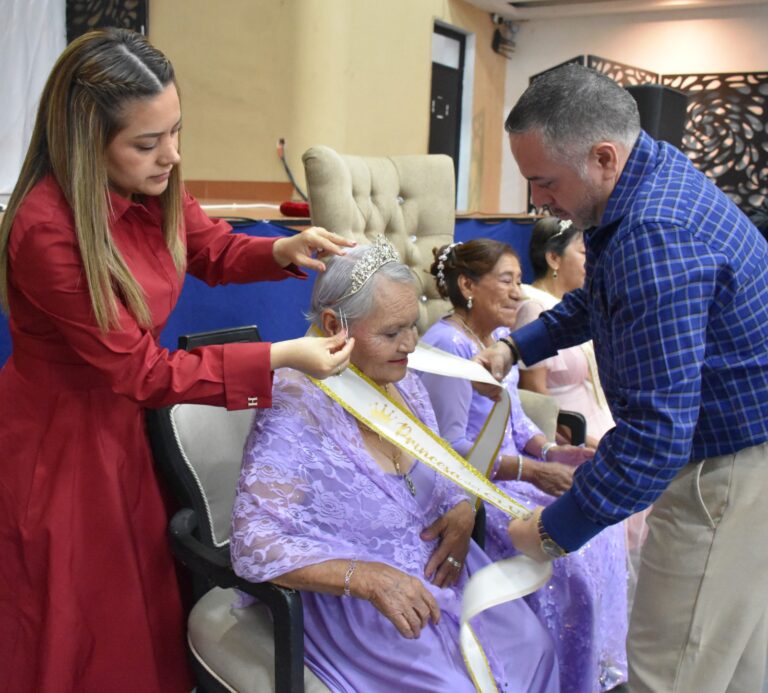 Río Blanco corona a su Reina 2026 en celebración del abuelo