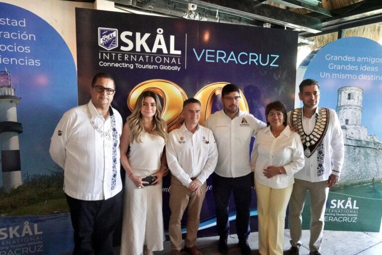 Rosa María impulsa la colaboración con el sector turístico