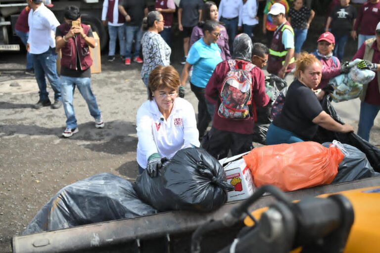 Rosa María lidera jornada de descacharrización en Veracruz
