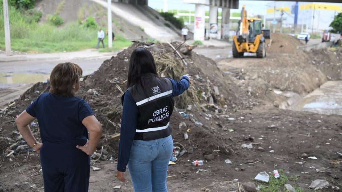 Rosa María supervisa obra para mejorar movilidad en Veracruz
