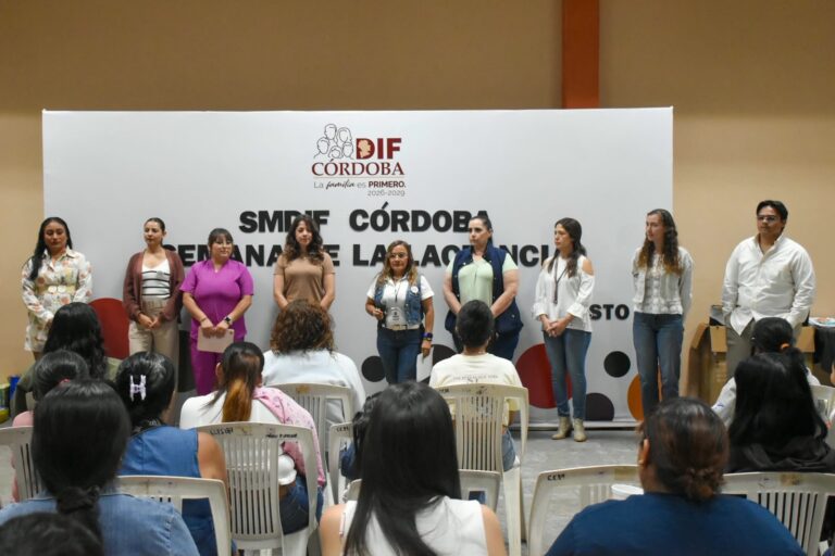 SMDIF impulsa lactancia materna en mujeres embarazadas