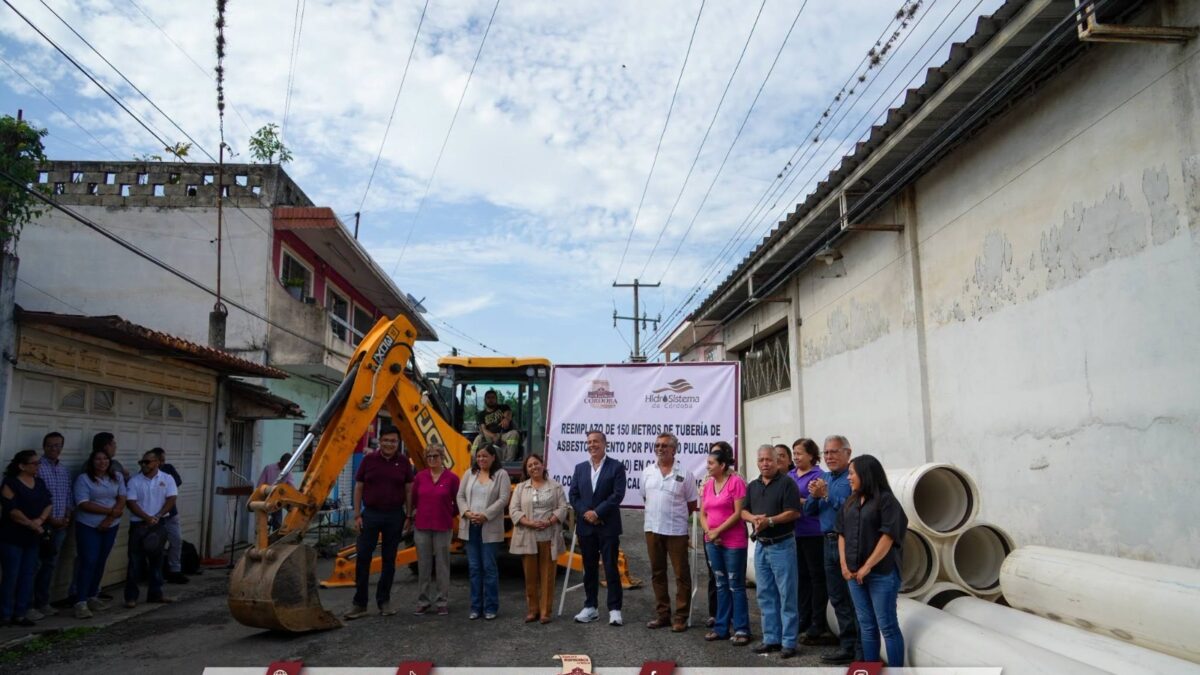 Sustituyen línea de agua potable en Córdoba
